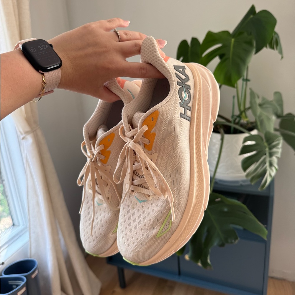 Hoka Clifton 9